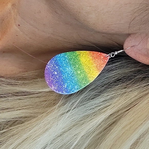 VIBRANT RAINBOW DROP EARRINGS - Picture 3 of 7